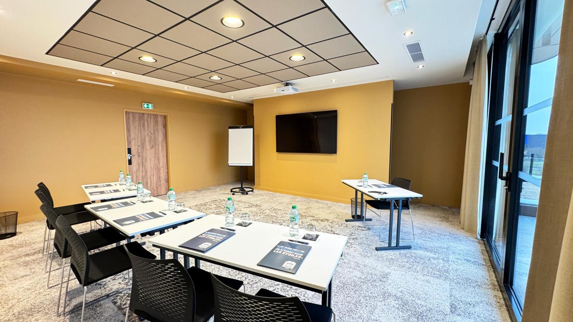 Kyriad Prestige Compiegne Jaux Екстериор снимка