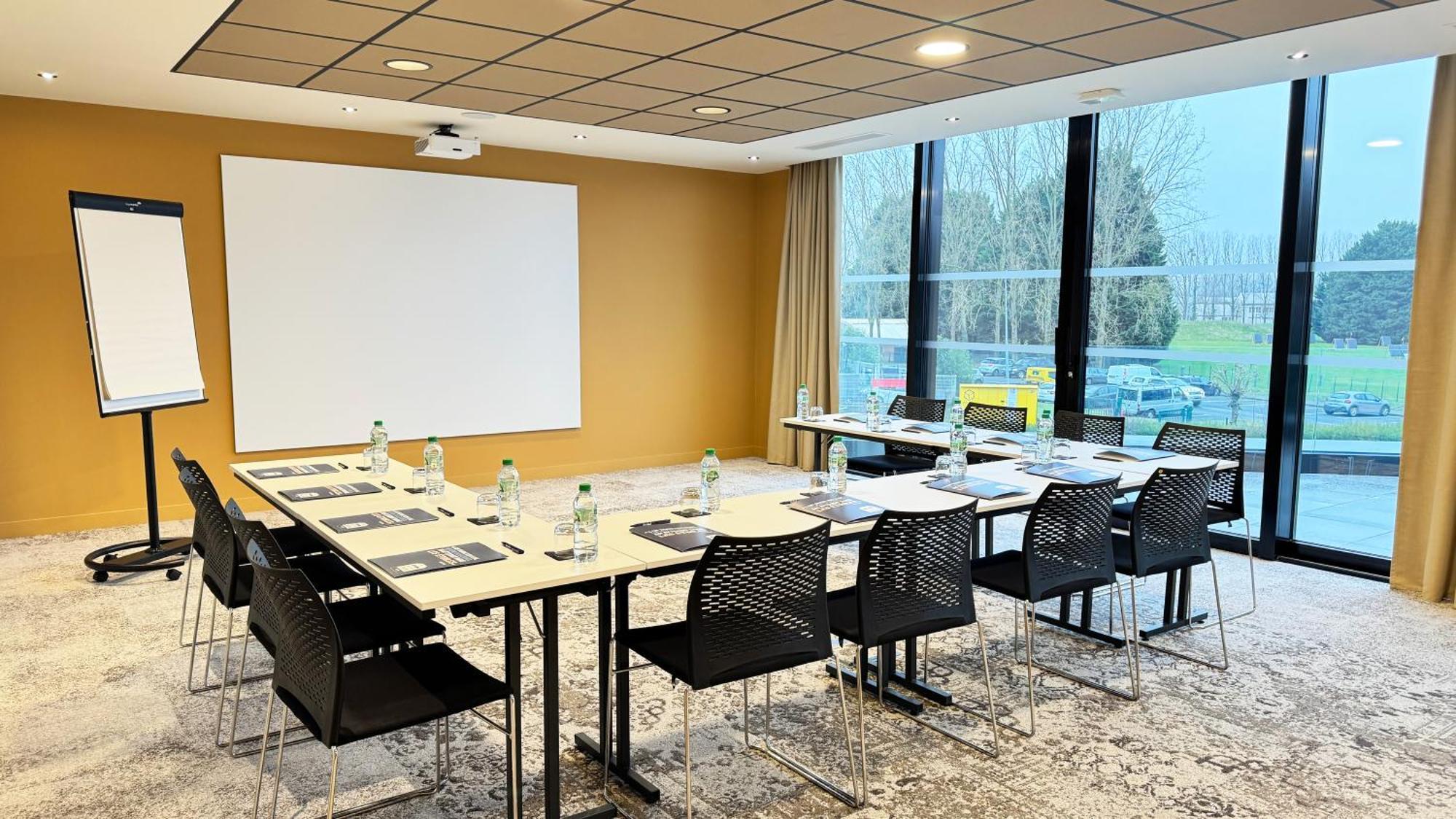 Kyriad Prestige Compiegne Jaux Екстериор снимка