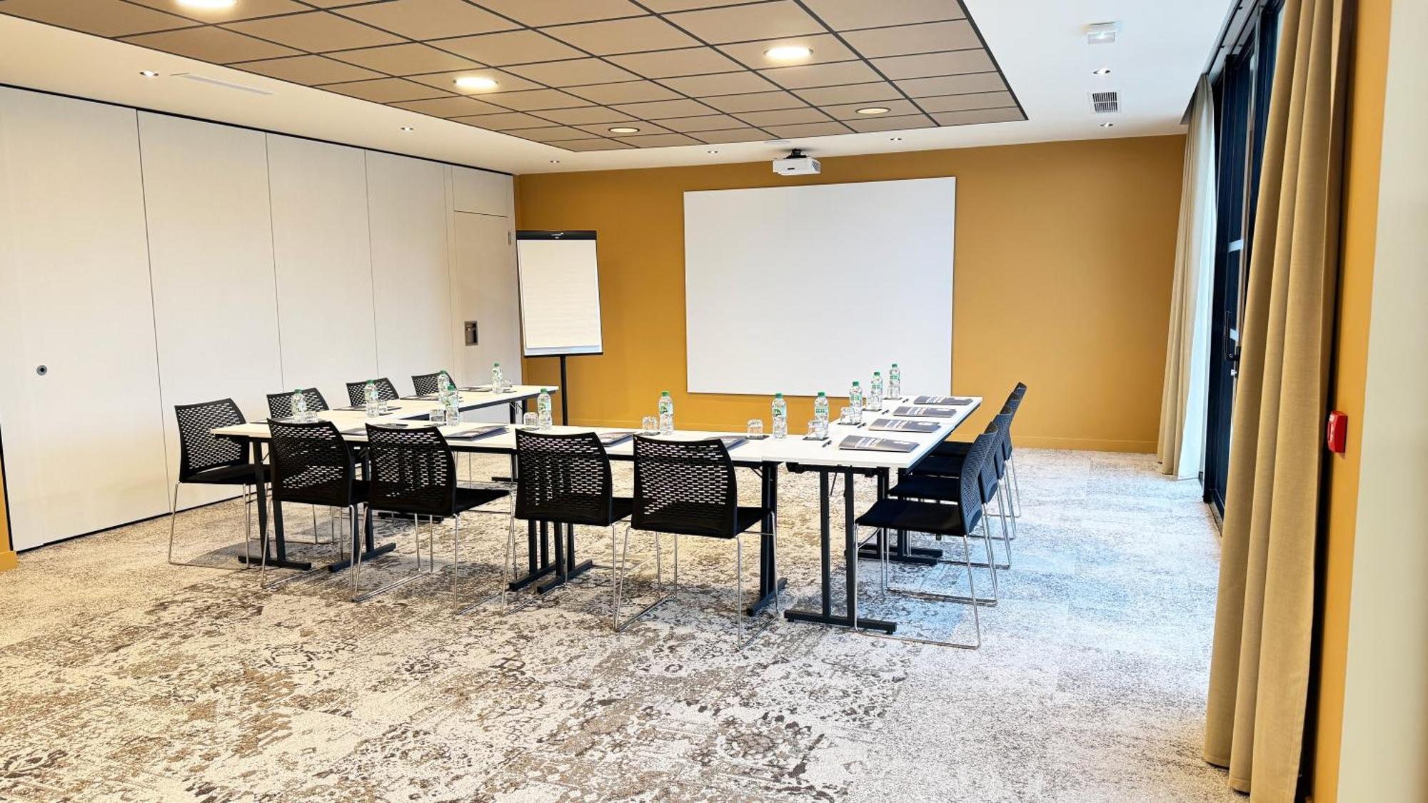 Kyriad Prestige Compiegne Jaux Екстериор снимка