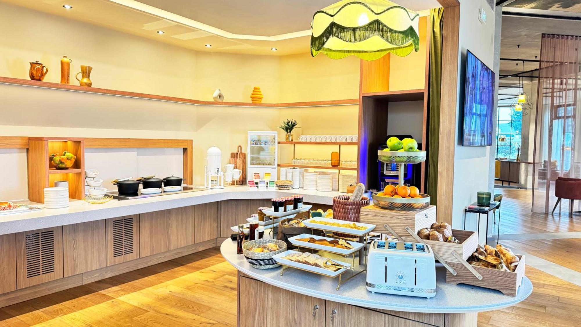 Kyriad Prestige Compiegne Jaux Екстериор снимка