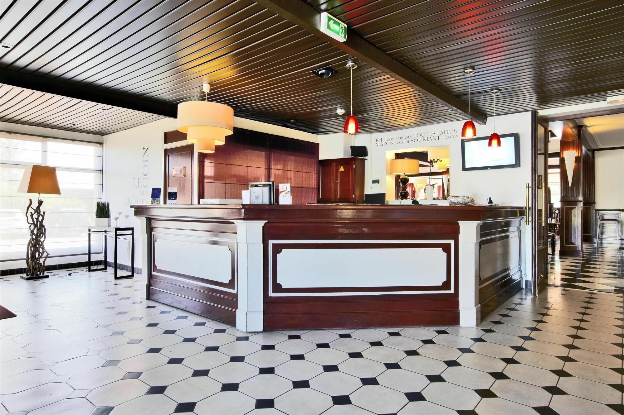 Kyriad Prestige Compiegne Jaux Екстериор снимка